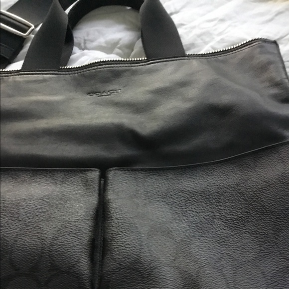 Coach Men's crossbody leather Bag - Picture 4 of 9